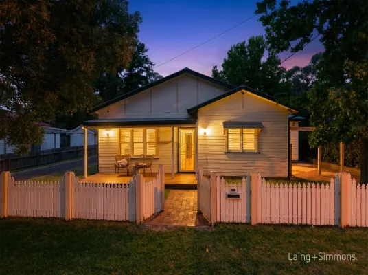 212 Dumaresq Street (1/17)