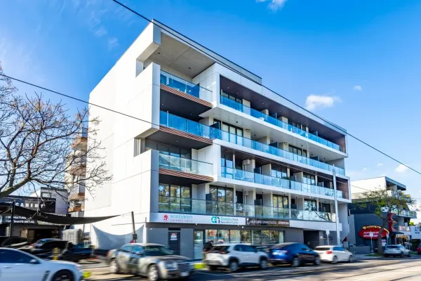 215/64 Keilor Road (1/10)