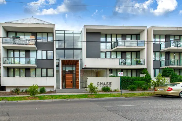 219/251 Canterbury Road (1/12)