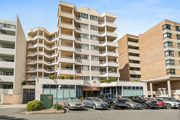 22/11-15 Bond St (1/7)