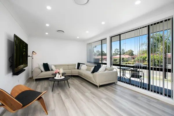 22 Newcastle Street (1/9)