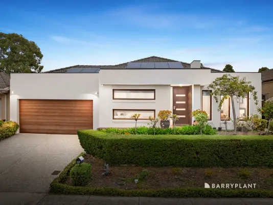 22 Tuross Crescent (1/17)