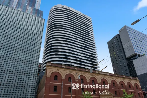 2210/551-555 Swanston Street (1/10)