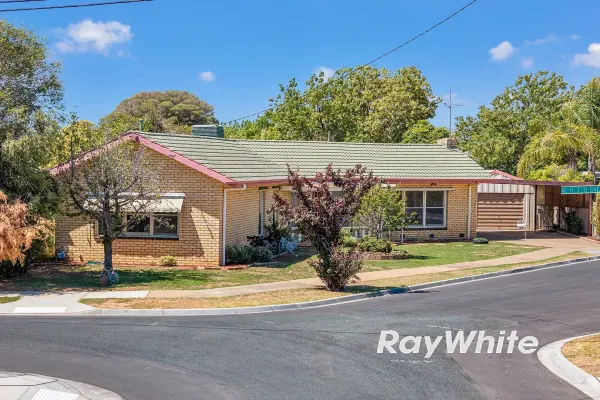 23 Waratah Grove (1/2)