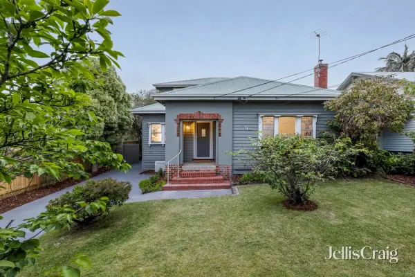 24 Wahroongaa Road (1/19)