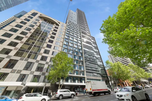 2402/315 La Trobe Street (1/1)