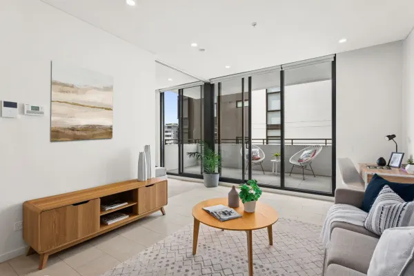 2505/17 Lachlan Street (1/11)