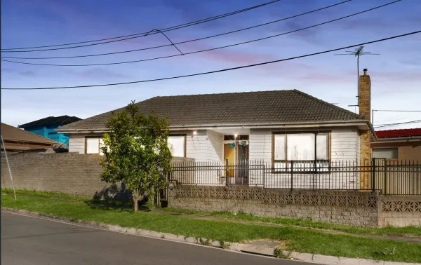 26 Avondale Street (1/11)