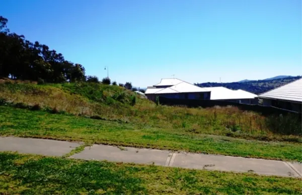 26 John Howe Circuit (1/2)