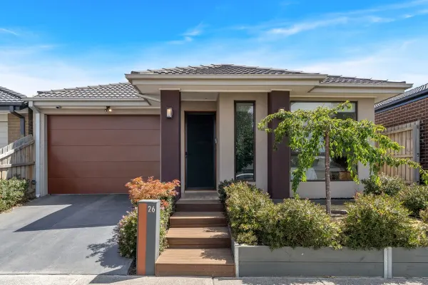 26 Vermilion Drive (1/19)