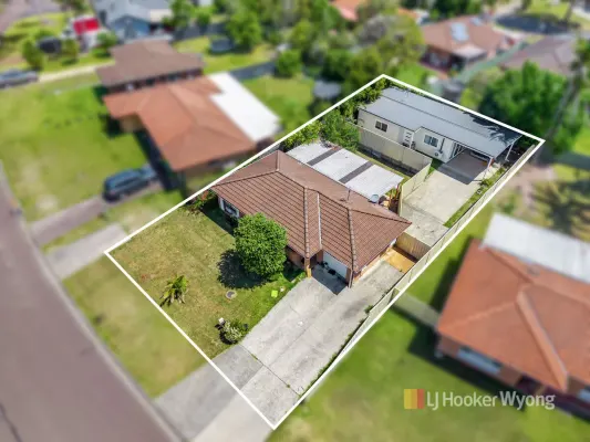 28 & 28a Brittania Drive (1/22)