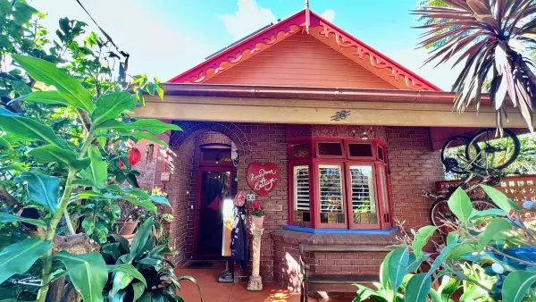 28 Waratah Street (1/15)