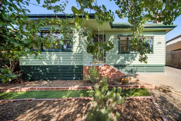 29 Beatrice Street (1/13)