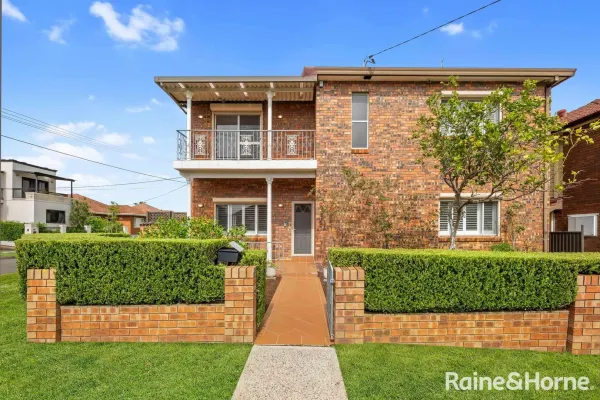 29 MacDonald Crescent (1/16)