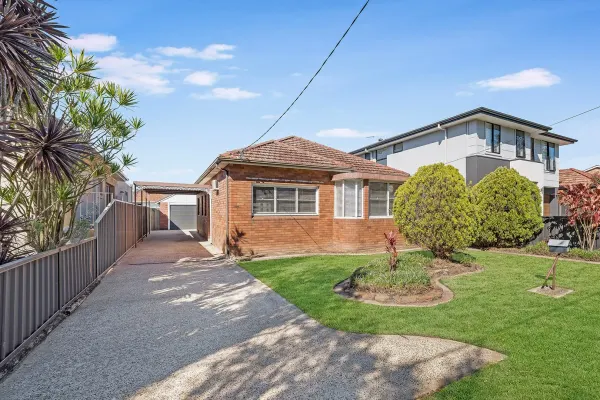 298 Gloucester Road (1/12)