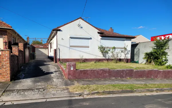 2b Courland Street (1/13)