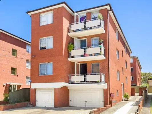 3/15 Brittain Crescent (1/8)
