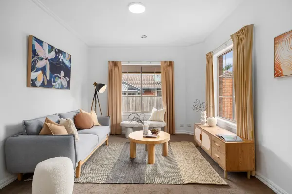 3/157 Deakin Street (1/12)