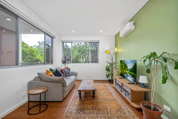 3/286 Unwins Bridge Road (1/9)