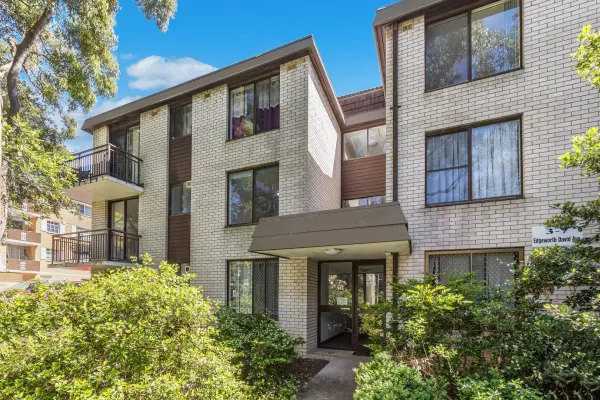 3/3-7 Edgeworth David Avenue (1/14)