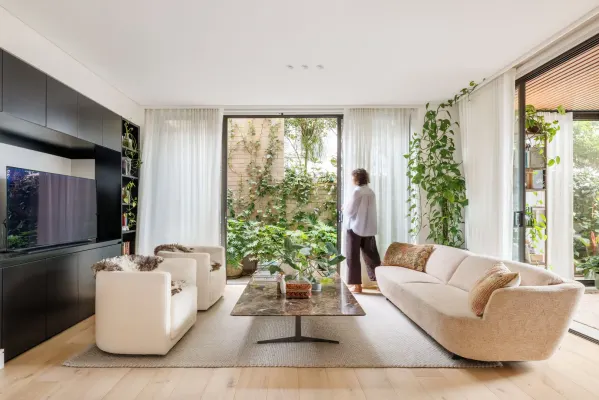 3/334 Bondi Road (Access also via Edward St) (1/28)