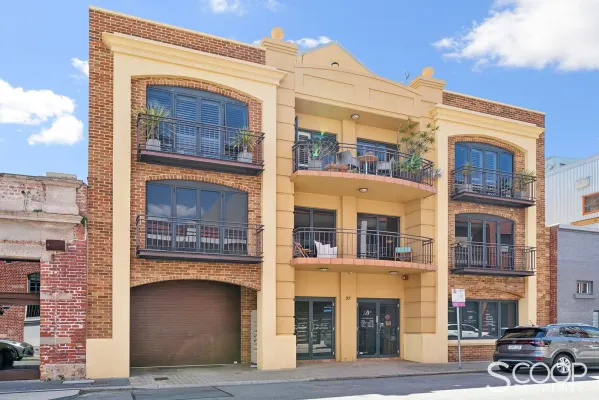 3/37 Pakenham Street (1/16)