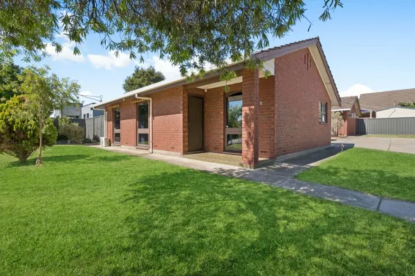 3/4 Leven Avenue (1/18)