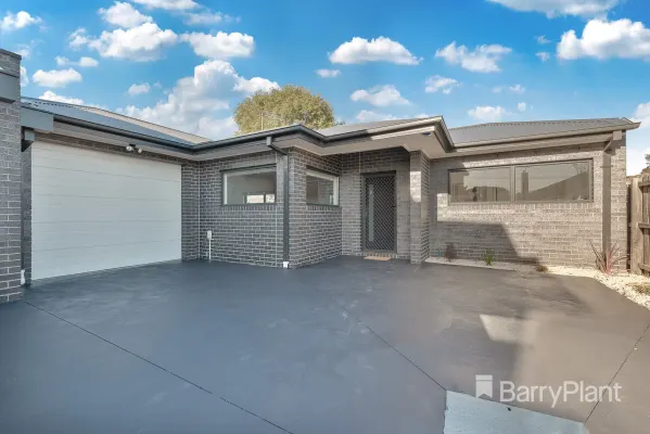 3/42 Meredith Street (1/11)