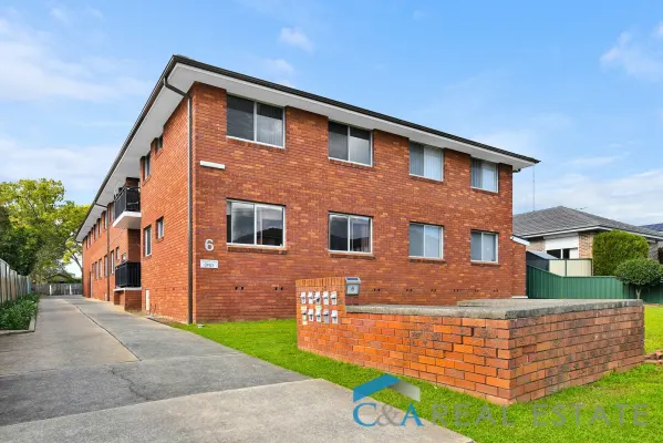 3/6 Reddall Street (1/8)