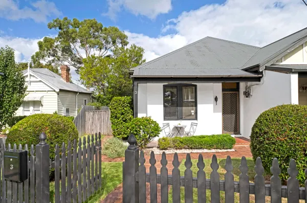 3 Carlotta Street (1/7)