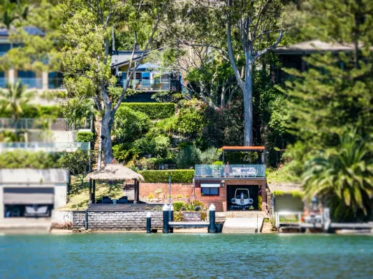 3 Empire Bay Drive (1/24)