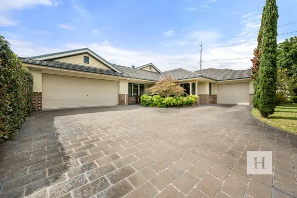 3 Mountain View Drive (1/29)