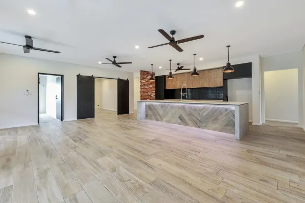 30 Boomerang Street (1/27)