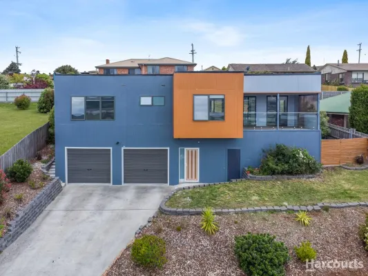 30 Roberts Crescent (1/29)