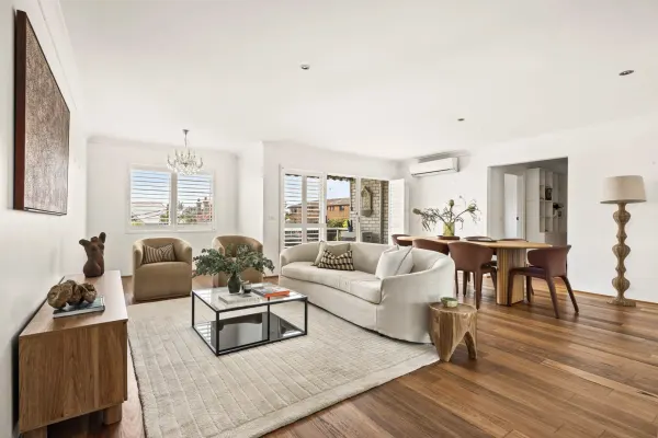 302/9 Bishops Avenue (1/9)