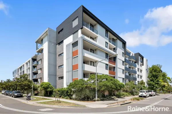 303/2 Mackinder Street (1/13)