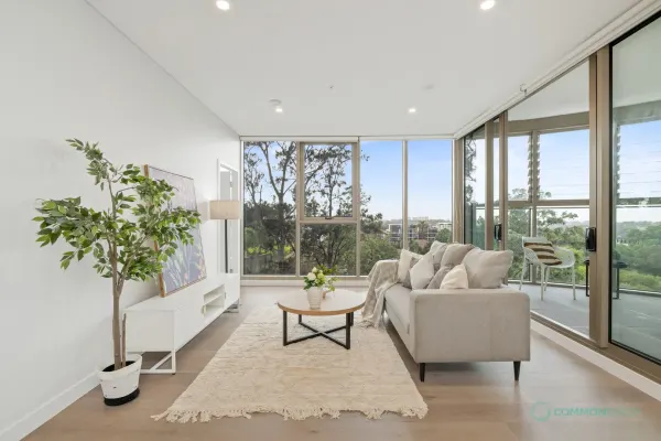 307/22 Langston Place (1/9)