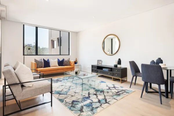 315/2 Waterview Drive (1/10)