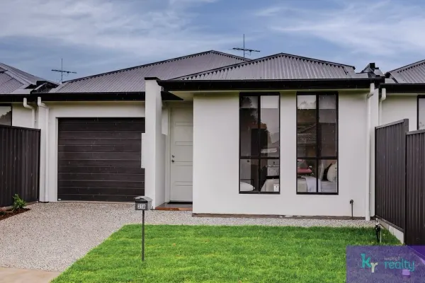 31A Stirling Crescent (1/1)
