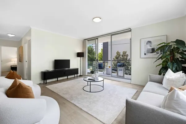 32/2 Hutchinson Walk (1/13)