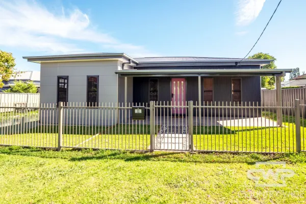 32 Torrington Street (1/15)