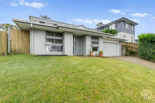 33 Snowgum Drive (1/13)