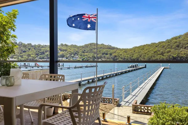 33 Waterview Street (1/27)