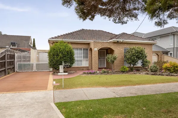 332 Ohea Street (1/9)