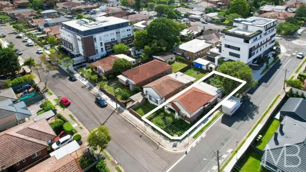 35 Woodside Avenue (1/9)