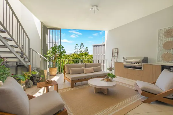 37/2-10 Kamala Crescent (1/14)