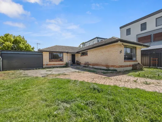 37 Warwick Grove (1/12)