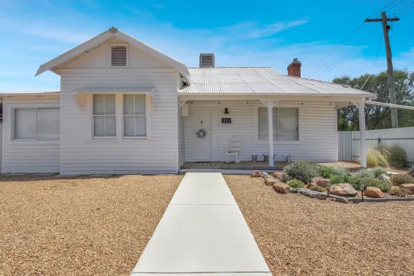 371 Leonard Street (1/1)
