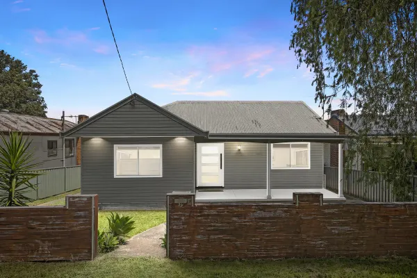 39 Desmond Street (1/22)