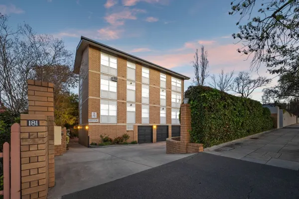 4/181 Stanley Street (1/21)